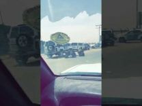 مع سيارة يستقلها شباب.. حاولوا إيقاف سيارة نقل طالبات للتحرش بهن