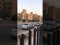 بالفيديو:شاب يمارس التفحيط قبل آذان المغرب أمام خيمة إفطار صائم بالرياض