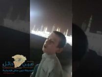 طفل أوزبكستاني يتبع الجنائز يوميا في البقيع