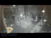 بالفيديو … صيدلية بحي أجاء بحائل تتعرض للسرقة