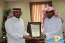درع وشكر لمجمع اللواء الطبي#مدير مكتب التربية ببقعاء يقدم