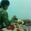 طفلها بكل قسوة(بالفيديو )#سجن ماليزية ضربت