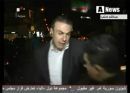 الفضائية السورية بالحذاء على الهواء (فيديو)#حلبي شجاع يضرب مذيع
