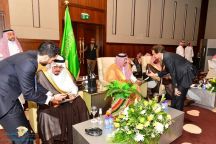 أمير منطقة حائل رئيس هيئة تطوير المنطقة يرعى ورشة العمل الموسعة لإعداد الرؤية والتوجه الإستراتيجي لمنطقة حائل وهيئة تطوير المنطقة .
