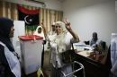 انتخابات حرة بعد القذافي #ليبيا: بدء الاقتراع بأول