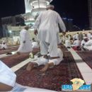 ظهر زميله في الدور الثالث من الحرم المكي#وافد آسيوي يتوطى