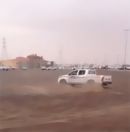 طلاب جامعة حائل يمارسون عملية التفحيط داخل أسوار الجامعة وسط صمت المسئول ؟؟؟ #( 2 _فيديو ) في تصرف غريب وغير حضاري