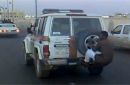 بالطريق والسائق غير منتبه (فيديو) #”;درباوي”; يتعلق بآلية شرطة