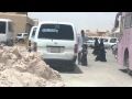 ومغرِّدون يطالبون بالتحقيق ( فيديو )#سواق اجنبي  يصفع طالبة