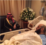 بالصور:الوليد بن طلال والربيعة وعدد من المشايخ يزورون الشيخ عائض القرني