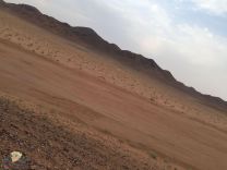 اهالي سراء: عشوائية بيع ونقل الرمال سببت لنا الاضرار وشوهت الطبيعه