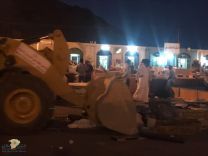 بلدية وسط حائل تزيل جميع البسطات العشوائية