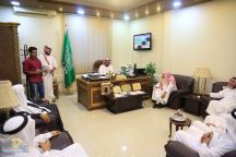 يزورون مركز الأمير سلطان الإجتماعي بمدينة حائل