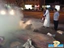 في أخماد حريق بالقرب من سوق الجامعيين _ صــور #موقف بطولي لشباب حائل