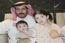بالفيديو: مواطن سعودي يروي تفاصيل وفاة زوجته وابنته بعد تعرضهما لصاعقة رعدية في ⁧‫عسير‬⁩