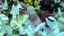 يفطر مع العمالة بمكة المكرمة #بالفيديو ..الملياردير الراجحي