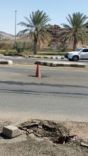 حفرة وسط شارع بالقرب من منتزه السمراء شرق حائل تهدد المواطنين #وسط غياب دور الامانه