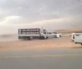 أوقف شاحنة تطاردها الجهات الامنية ( فيديو )#مطالبه بمكافأة لمواطن