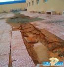ظهرت صوره  تكسر بلاط و إنهيار الممرات بكلية الطب والعلوم التطبيقية للبنات بجامعة حائل .#بعد صورة أليات الدفاع المدني التي (  غرزت  ) فوق البلاط