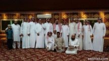 تكرم أقدم عامل نظافة وتودعه