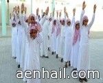 يتوجهون إلى مدارسهم يوم غدا الأحد