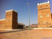العَبث يشوّه بوابة مشار ..