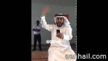 يهاجم موظفي الخطوط السعودية بقصيدة و يصفهم بالحرامية