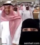 مع أمير في الحرم المكي وتطلب منه “يسوي حبتين لرجلي”