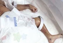 ممرض وعامل نظافة بمستشفى خاص يلقيا مولود في حاوية قمامة