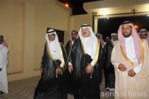 الأستاذ محمد سعود الكاسب يستقبل شيخ مشايخ قبيلة عنزه في منزله .‎