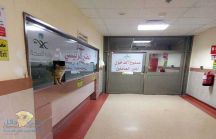 “قط” يستقبل مراجعو مستشفى بدلًا من الموظفين