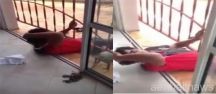 بالفيديو: لص يعلق في باب منزل أثناء محاولة سرقته في المغرب