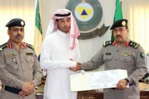 «مدني حائل» يكرم مواطناً منع كارثة في محطة وقود بمدينة الأجفر
