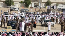 تنفيذ حكم القتل والصلب “يمني” اقتحم منزل وقتل مواطن ووالدته