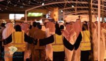 كشف حقيقة الصورة المتداولة لسياج نسائي حول الرجال
