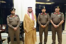 نائب أمير حائل يقلد مدير المرور ومدير مكافحة المخدرات بالمنطقة رتبتهما عميد ومدير السلامة المرورية رتبته عقيد