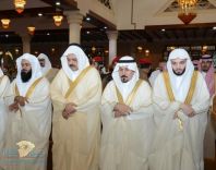 أمير حائل يتقدم جموع المصلين في صلاة العيد بجامع الملك فهد