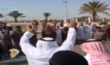 مواطن يفاجئ قاتل ابنه ويتنازل في ساحة القصاص