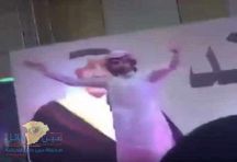 متسابق من بداية يروج لرقصة الداب