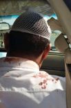 طلاب قاموا بضرب معلم بالعصي والمعلمون يطلبون الحماية !!