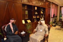 مدير عام بريد حائل يستقبل المتسابق..منصور الحسن بعد فوزه بسباق تيتان حائل العالمي للدراجات الهوائية