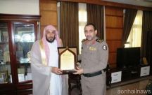 بالصور..زيارة مدير المعهد العلمي بحائل وعددا من الاساتذة والطلاب لمدير الشرطة