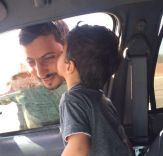 بالفيديو: مشهد مؤثر لطفل يودّع أباه المرابط بالحد الجنوبي