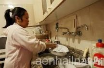يؤجرن الـ”كوافيرات” كخادمات بالمنازل في رمضان لتحقيق إيرادات أعلى