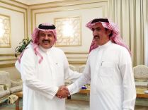 أمير منطقة حائل يطمئن على صحة مدير صحة حائل الدكتور الشمري