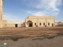 بالصور.. جماعة مسجد تركي السديري رحمة الله بحي الخزامى بمدينة حائل يطالبون بسفلتة مواقف الجامع