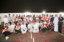 سمو نائب أمير حائل يشارك المسعفين في الهلال الأحمر السعودي وجبة الإفطار الرمضانية في الميدان