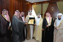 أمير منطقة حائل يعلق رتبة لواء لمدير الدفاع المدنى بالمنطقة واستقبل مدير عام الشئون الصحية ولجنة أصدقاء المرضى واستقبل مدير عام المياه …
