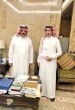 أمير منطقة حائل الأمير عبدالعزيز بن سعد يلتقي مدير عام صحة حائل الدكتور ” الشمري “