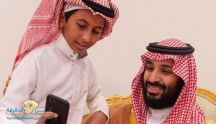 والد الطفل فيصل صاحب السيلفي مع ولي العهد يكشف سبب طلب ابنه التقاط الصورة